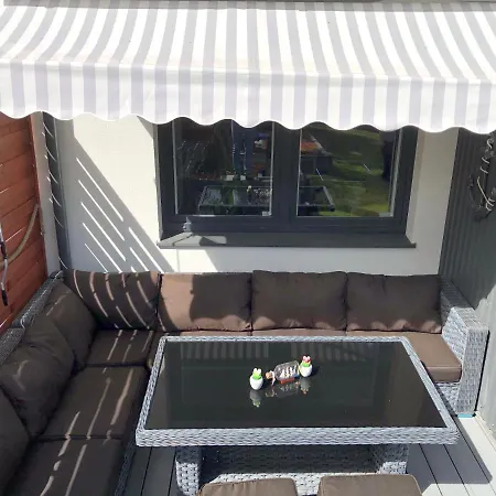 Apartament Zatoka Deluxe Z Ogrodem アパート Debogorze