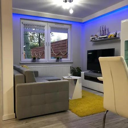 Apartament Zatoka Deluxe Z Ogrodem アパート *