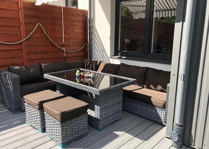 Appartamento Apartament Zatoka Deluxe Z Ogrodem Debogorze